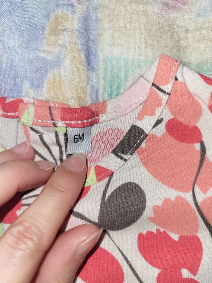 Tee-shirt fille 6 mois - photo numéro 2