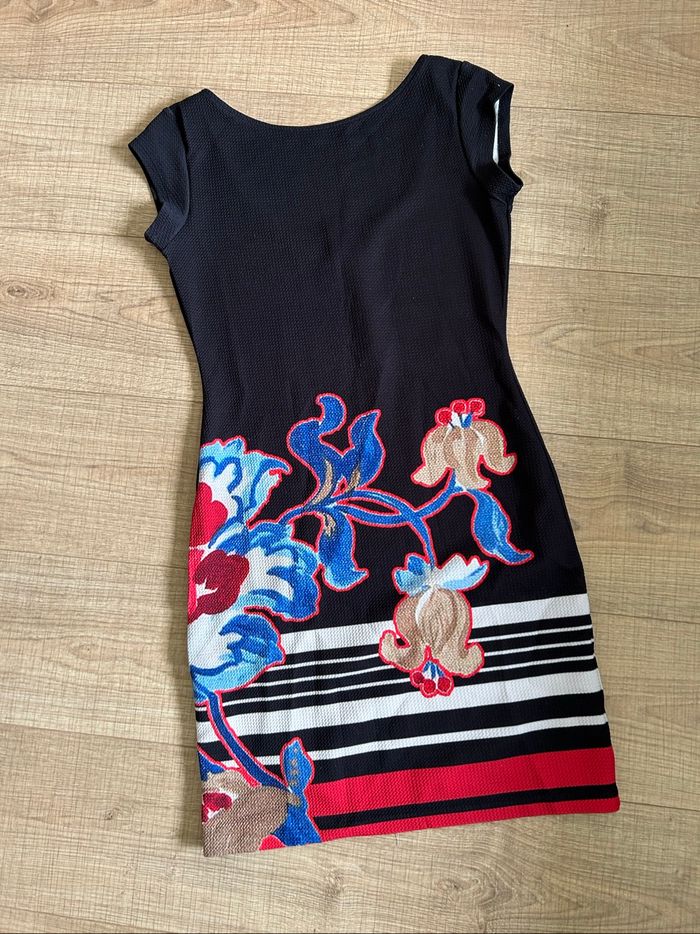 Robe noire et imprimée à manches courtes Desigual taille S TBE - photo numéro 7
