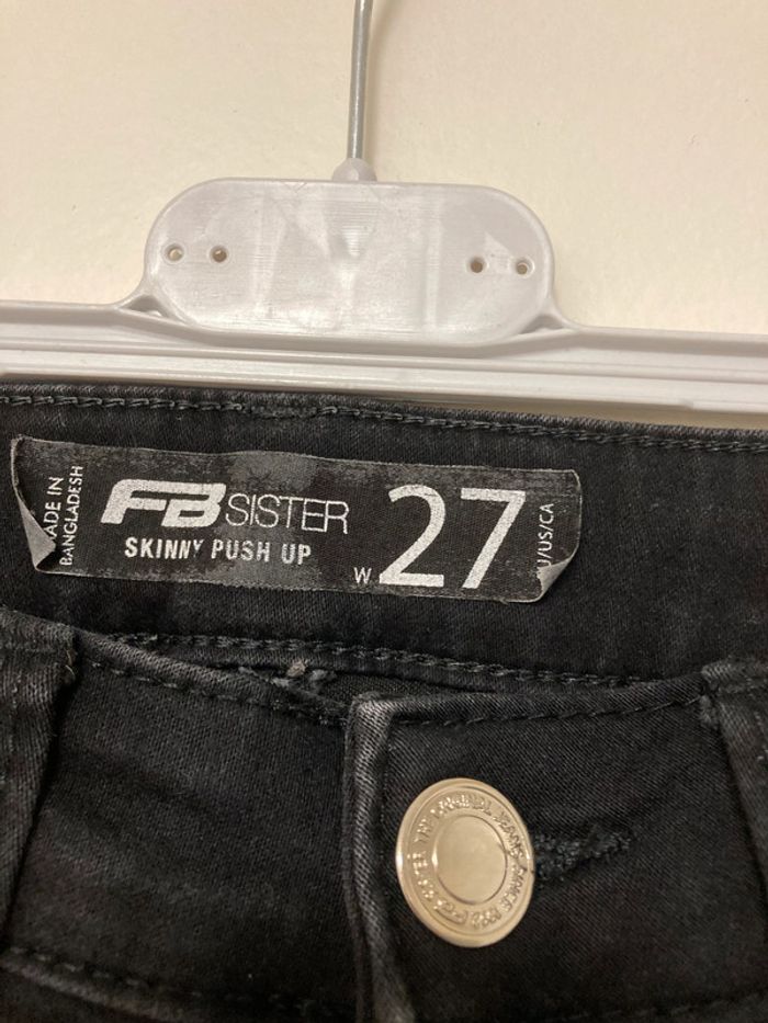 Jean noir - photo numéro 5