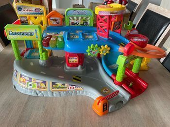 Garage Vtech et 5 voitures