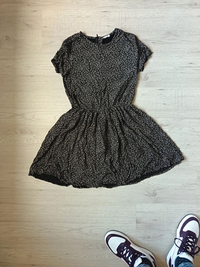Robe 14 ans fluide monoprix en très bon état frive