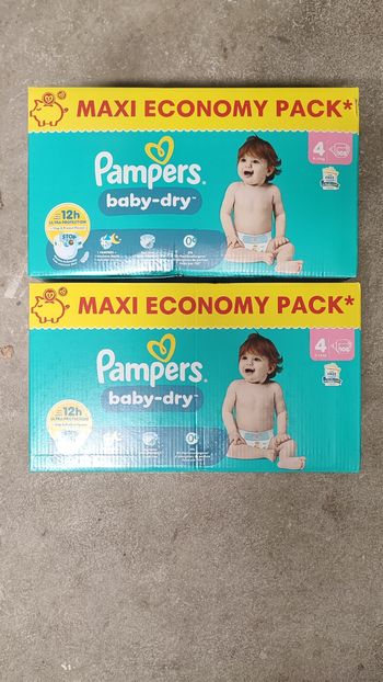 Couches Pampers baby dry taille 4 (216 couches)