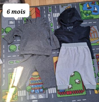 Ensemble bébé bon état 5 euros