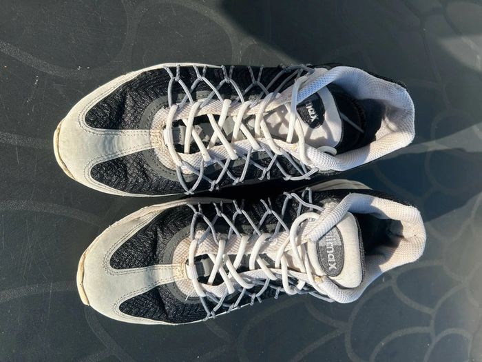 Air max blanche et bleu marine taille 42 - photo numéro 2