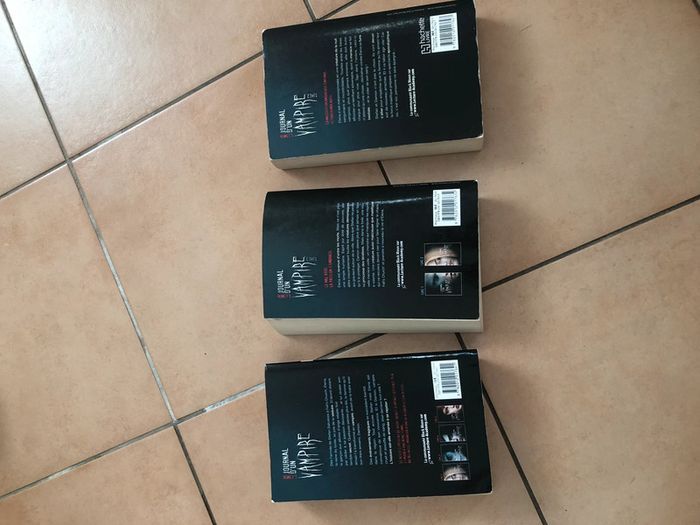 3 livres Journal d’un Vampire - photo numéro 2