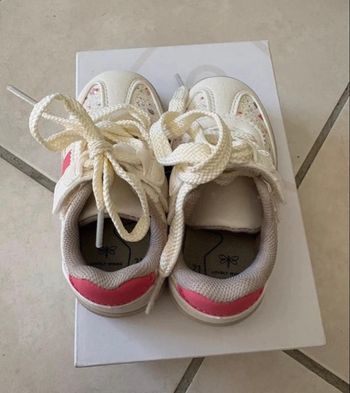 Baskets bébé fille neuve taille 21 