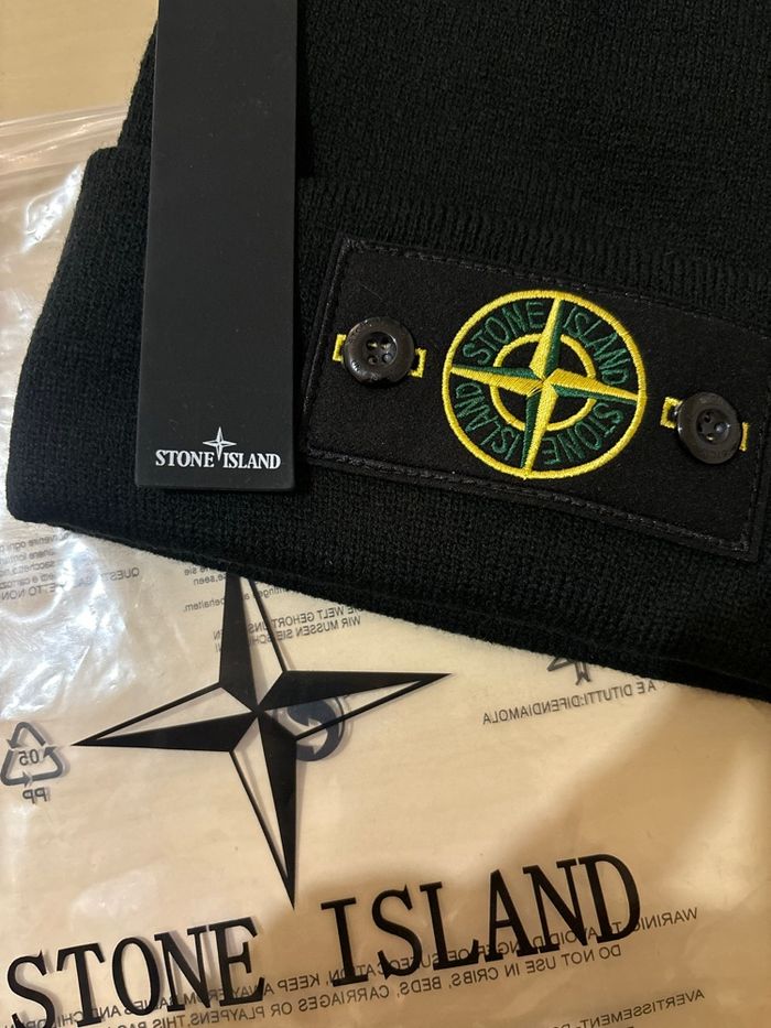 Bonnet stone island noir - photo numéro 2