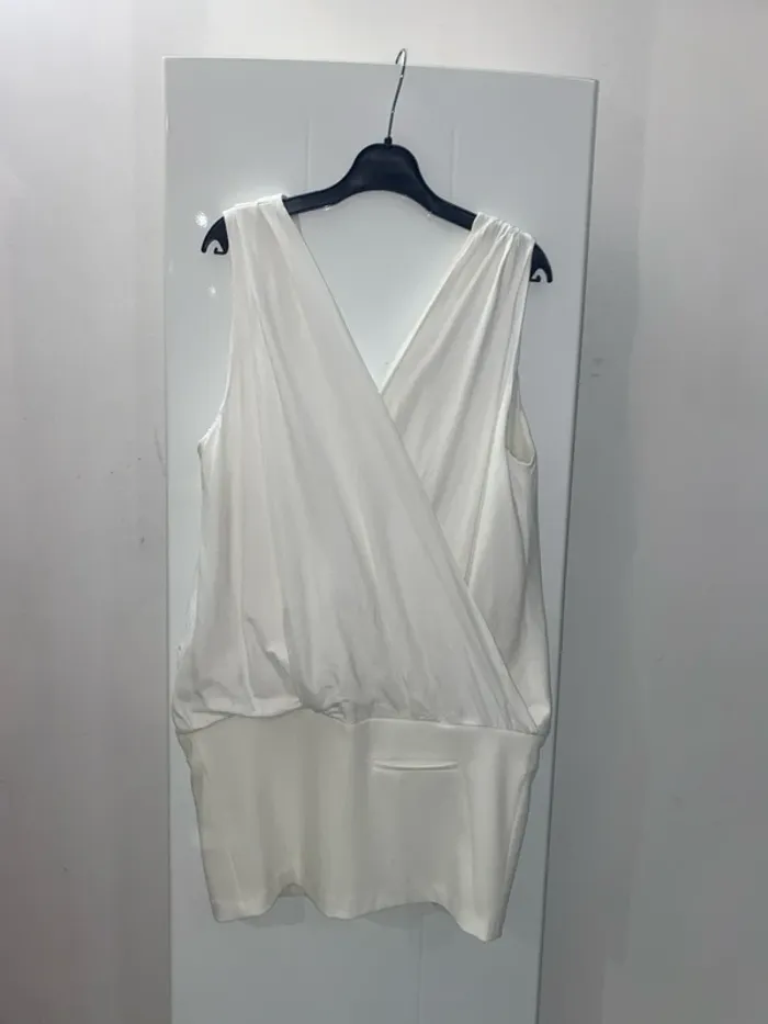 Robe courte blanche - photo numéro 3