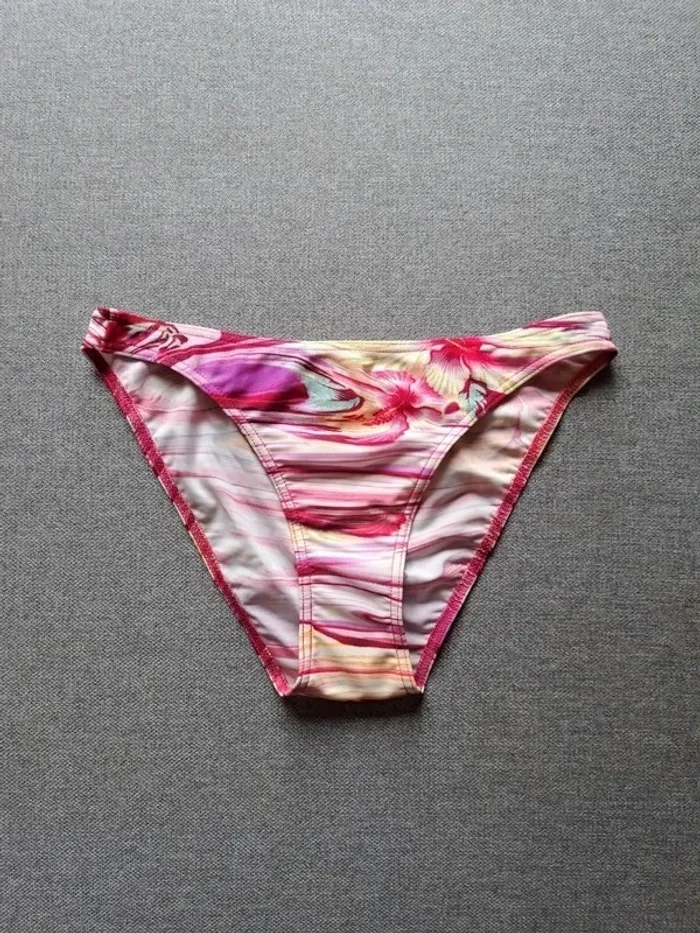 Maillot de bain / bikini rouge en XL - photo numéro 2