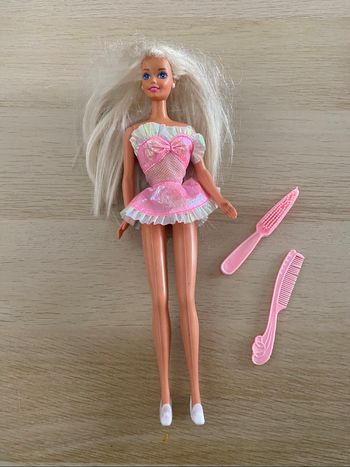 Barbie Mattel poupée 1995 rose pink foam n color