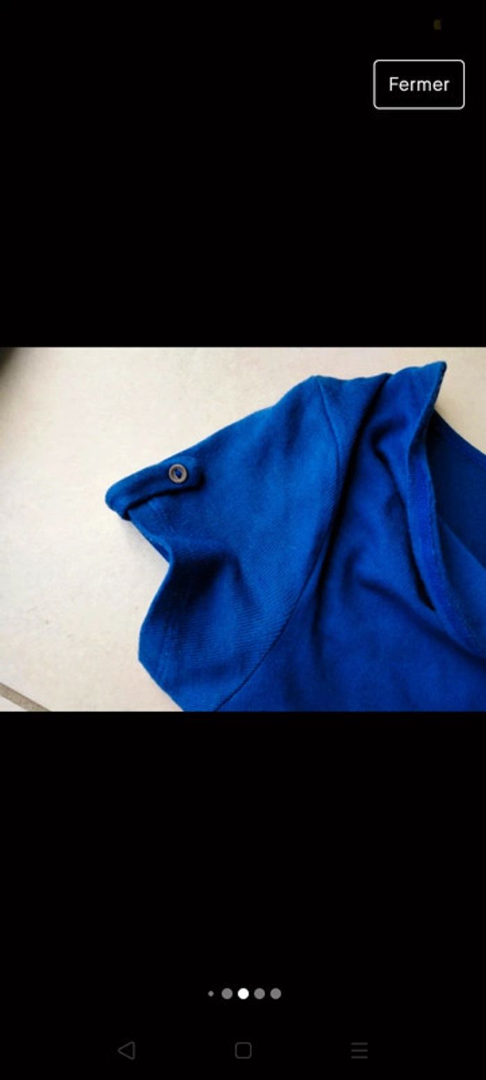 Robe bleue. Moulante. Cache cache.
Taille 38 - photo numéro 7