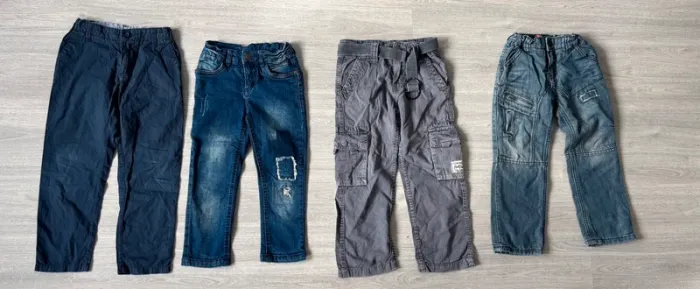 Lot de pantalons taille 4