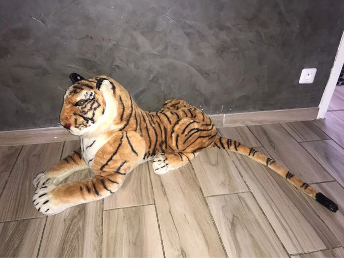 grosse peluche tigre