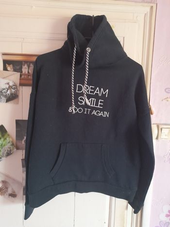 Pull bleu marine brodé et molletonné, marque Pimkie, taille M