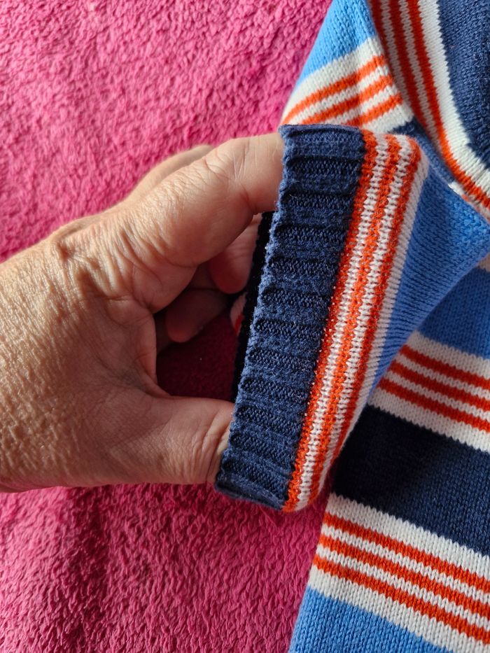 Très beaux pull raué et gilet boutonné - photo numéro 5