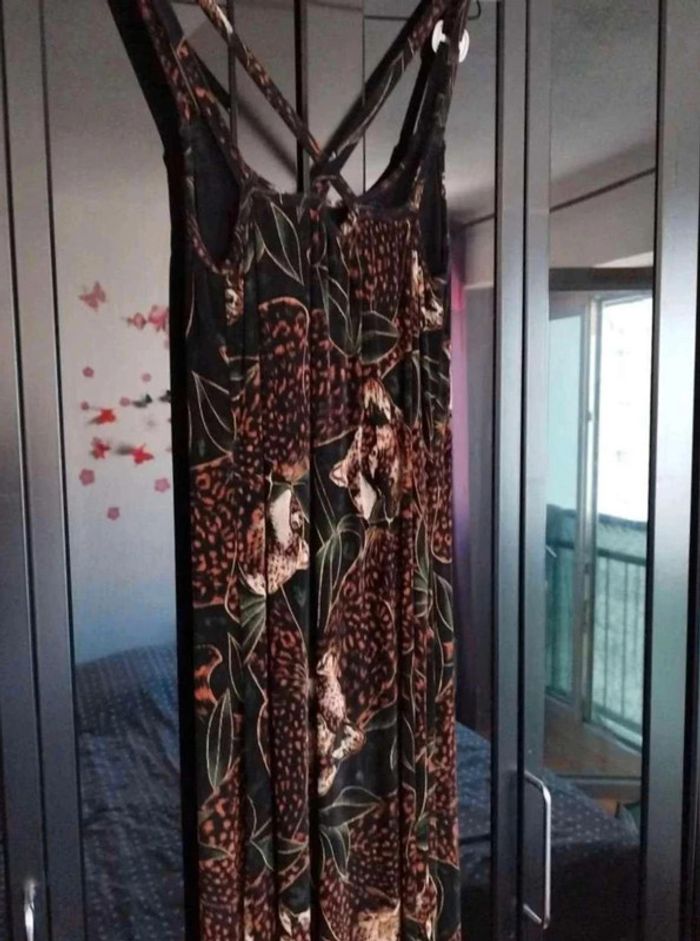 Robe longue, bretelles dos , magnifique porté,un peu moulante - photo numéro 3