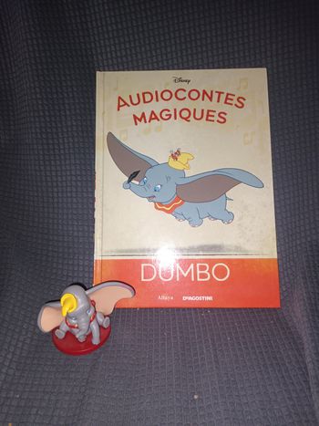 Livre audio contenant dumbo avec figurines