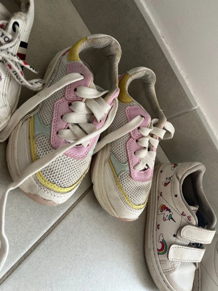 Lot de 3 paires de basket pointure 25 - photo numéro 3