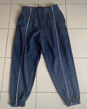 Pantalon jogging Assos. Taille M coupe large en très bon état