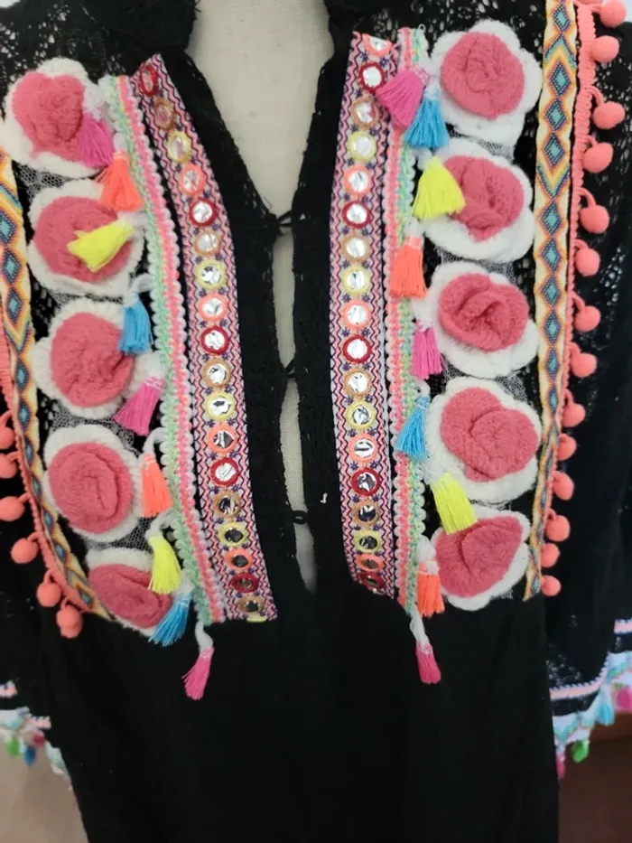 Robe / tunique / dentelle / pompons - photo numéro 4