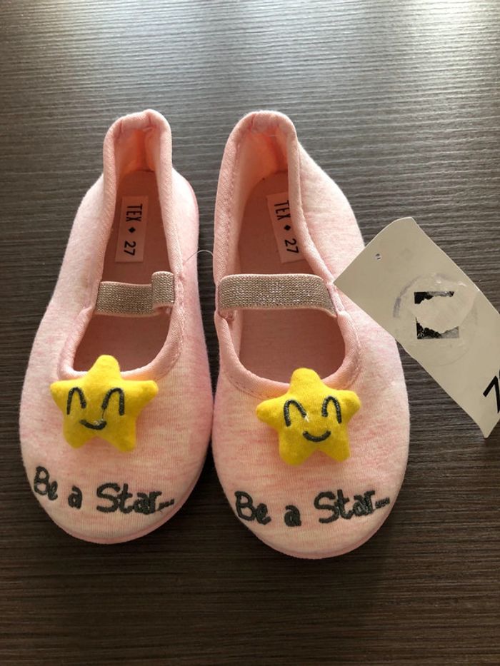 Chaussons étoile jaune 27