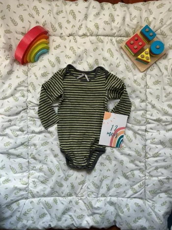 body manches longues gris rayé jaune 12 mois orchestra