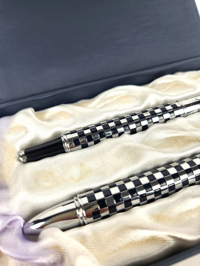 Coffret 2 Stylos Bille Balmain - Motif Damier Argenté - photo numéro 3