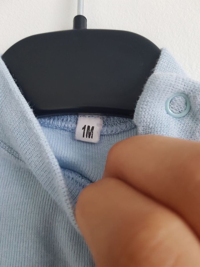Pull col roulé taille 1 mois - photo numéro 2