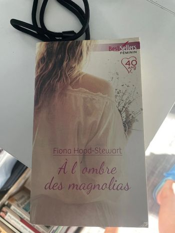 Livre à l’ombre des magnolias de fiona hood-stewart