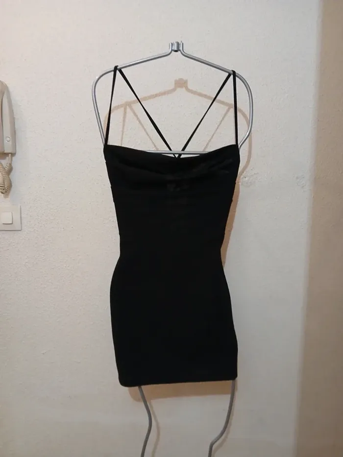 Robe a bretelles avec dos croisée " shein" taille xs