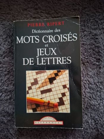 Dictionnaire des mots croisés et jeux de lettres en bon état