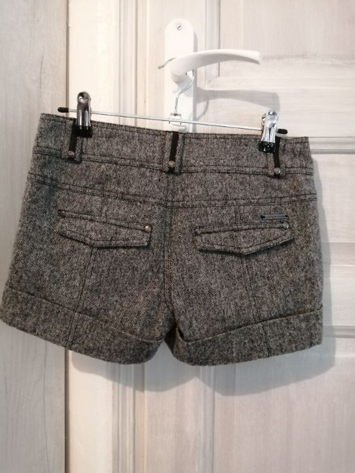 Short cache cache - photo numéro 2