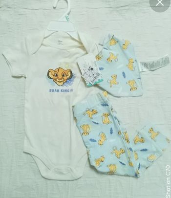 Disney ensemble body legging bavoir Simba Roi lion