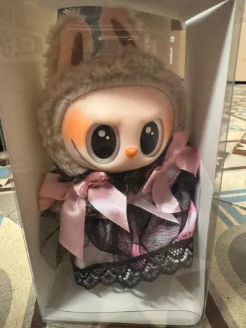 Peluche Labubu habillé