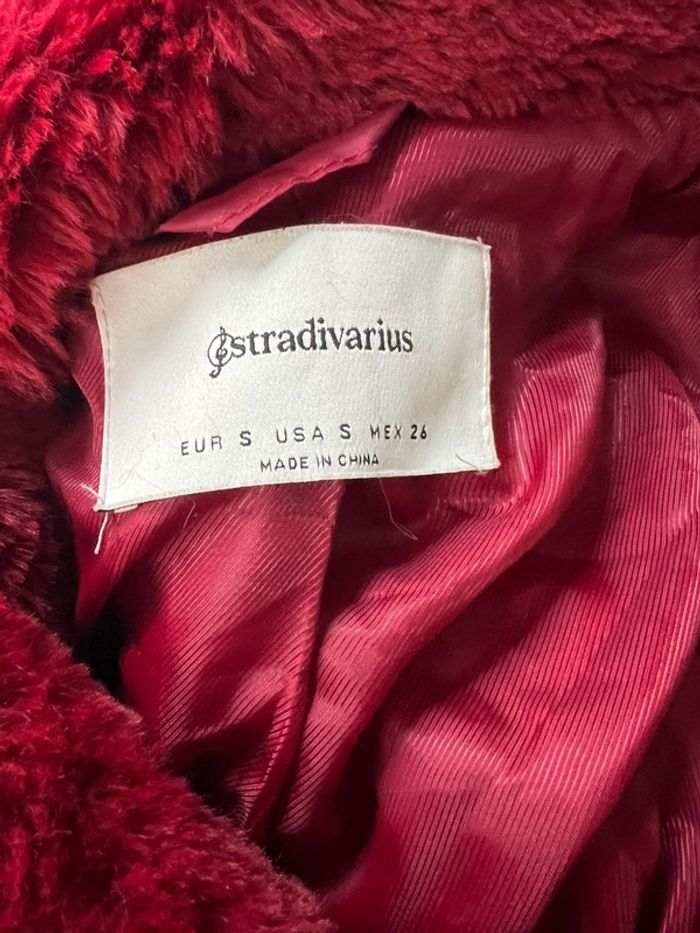 Manteaux fausse fourrure rouge stradivarius 36🌸 - photo numéro 5