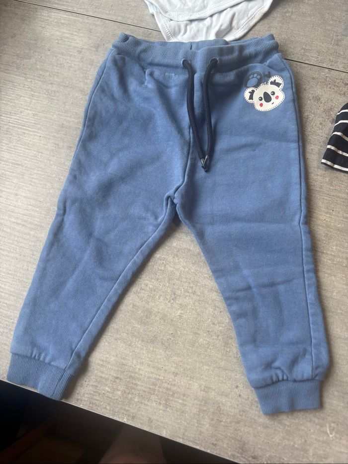 Lot vêtement bébé 9 mois - photo numéro 3