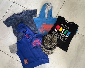 LOT Sweat/t-shirts/casquette - 24-36 mois