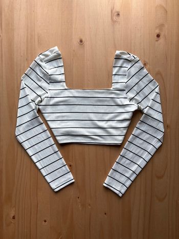 Crop top rayé blanc/noir – XS – très bon état – style décontracté