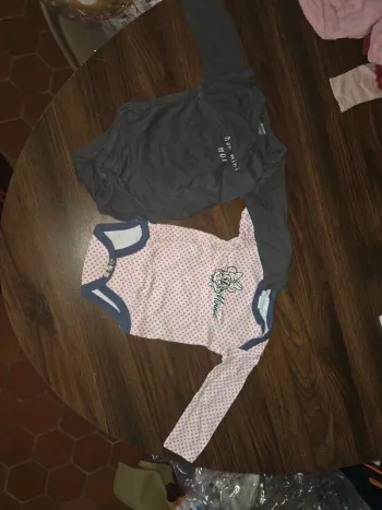 Lot de 2 body 9 mois