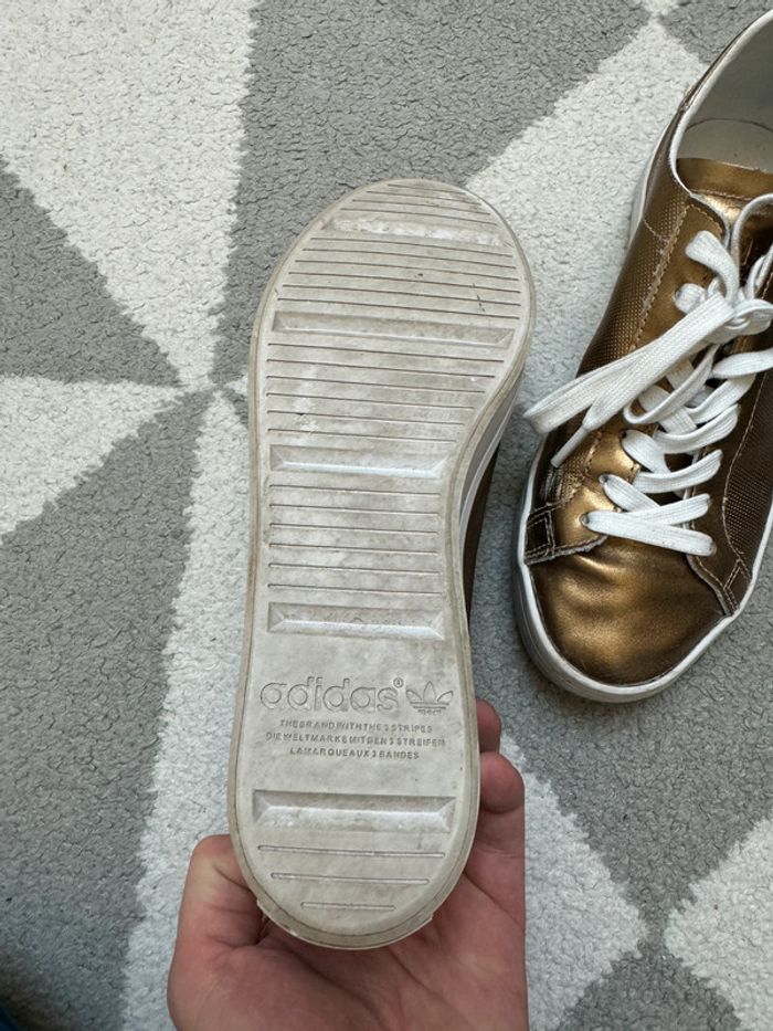 Basket Adidas courtvantage Taille 39 1/3 - photo numéro 5