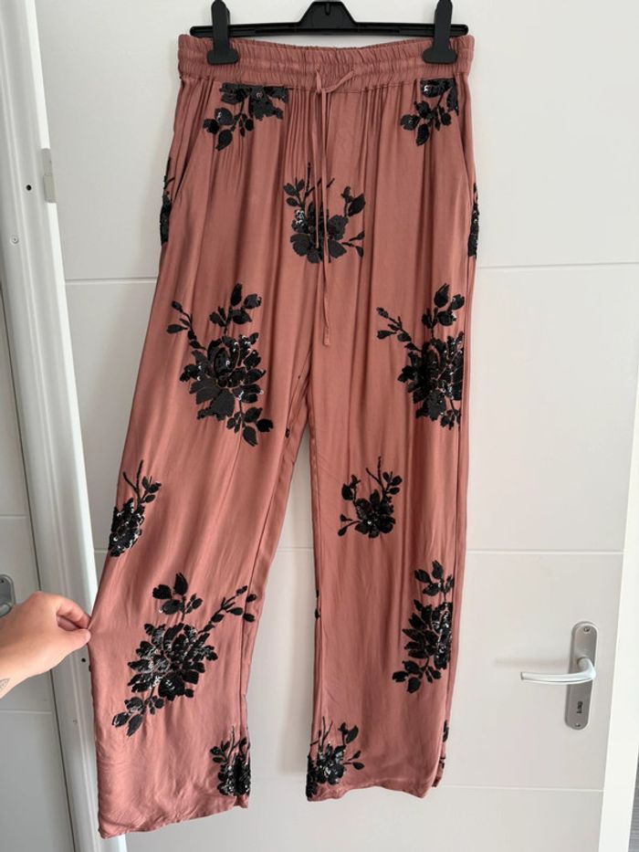 Pantalon Zara rose noir M large droit long pantaloni pantalones Vloeiende palazzo Calças femme