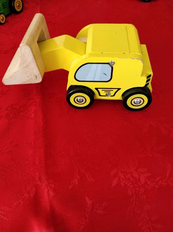 Engin de chantier en bois