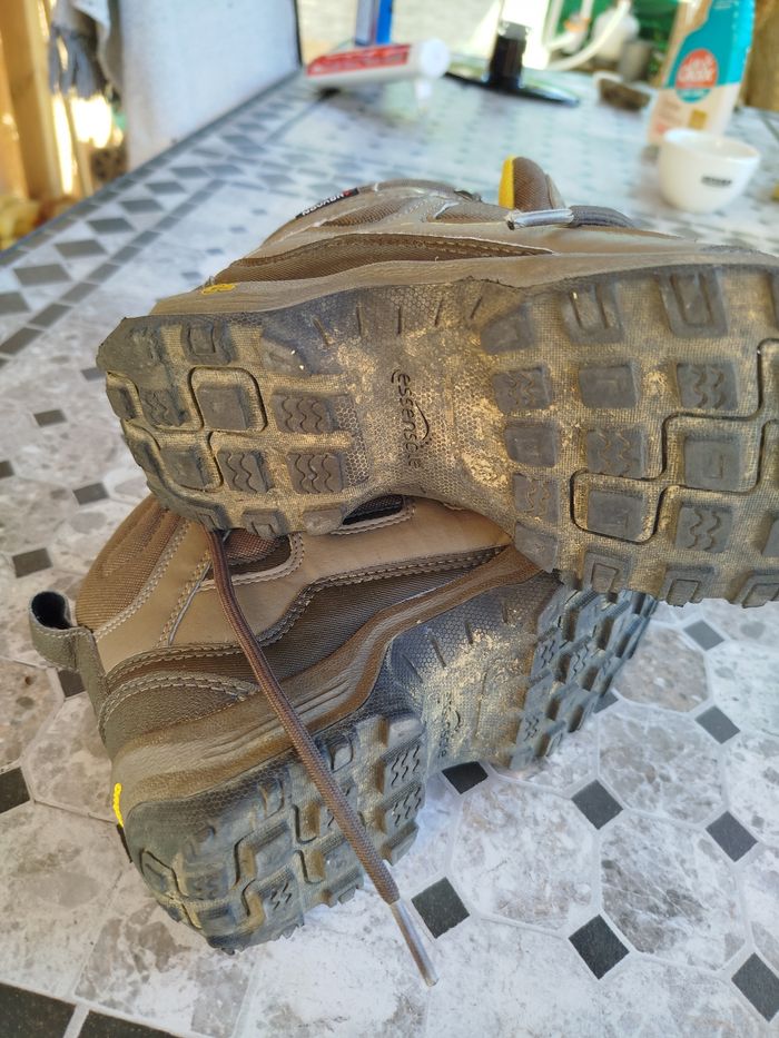 Chaussures de randonnée pointure 36 - photo numéro 6