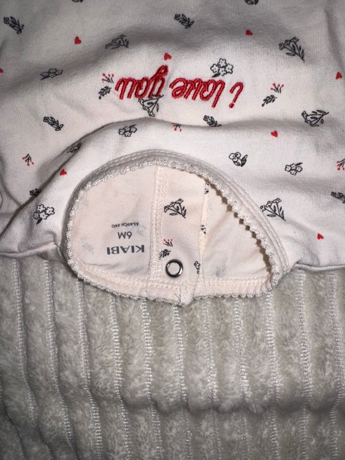 Pyjama coton - fleuries et beige - fille - Kiabi - 6 mois - excellent état - photo numéro 3