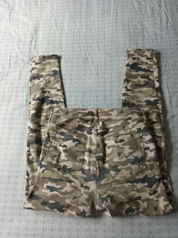 Pantalon slim imprimé camouflage - photo numéro 3