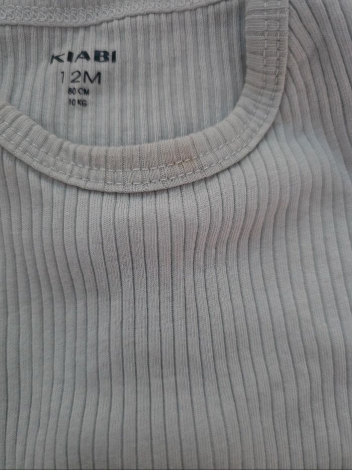Lot 3 Body Côtelé KIABI - Manches Courtes - 12 Mois 80 cm - Couleurs Neutres - photo numéro 2