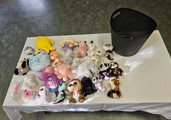 Peluches  diverses le  lot
