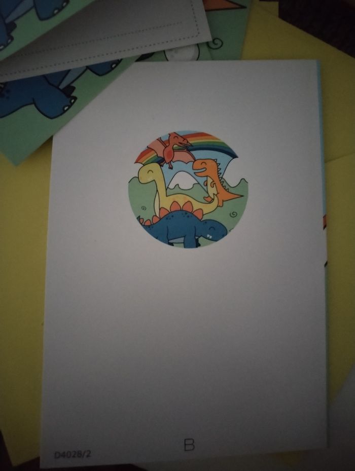 Lot 6 cartes anniversaire dinosaures + 6 enveloppes  et 24 ballons colorés neuf - photo numéro 3