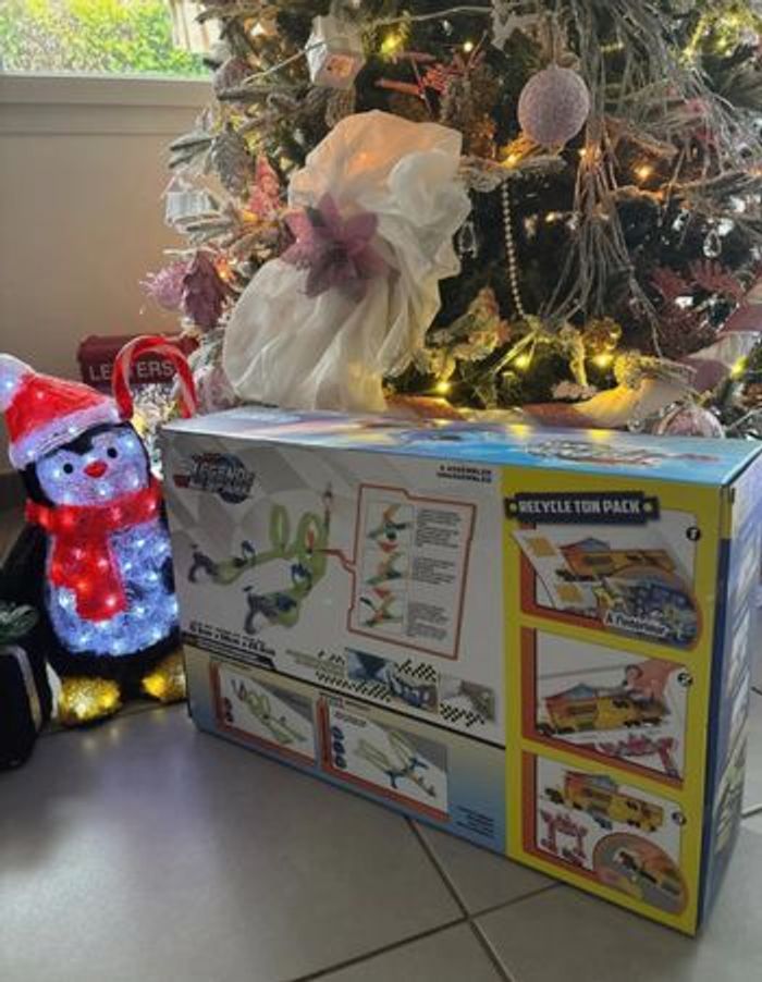 La légende de Spark – Circuit Spécial Duel + 2 Lanceurs Turbo Réacteur + 2 Véhicules - photo numéro 3