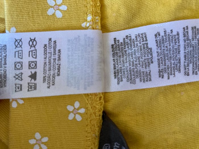 short volanté fleuri taille 2/3 ans - photo numéro 5